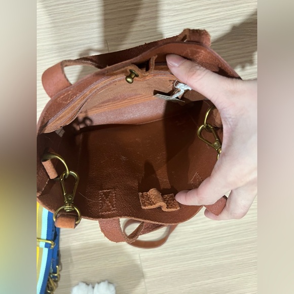Used- Madewell The Small Transport Crossbody in Nubuck Leather: Rainbow Strap - Picture 10 of 17